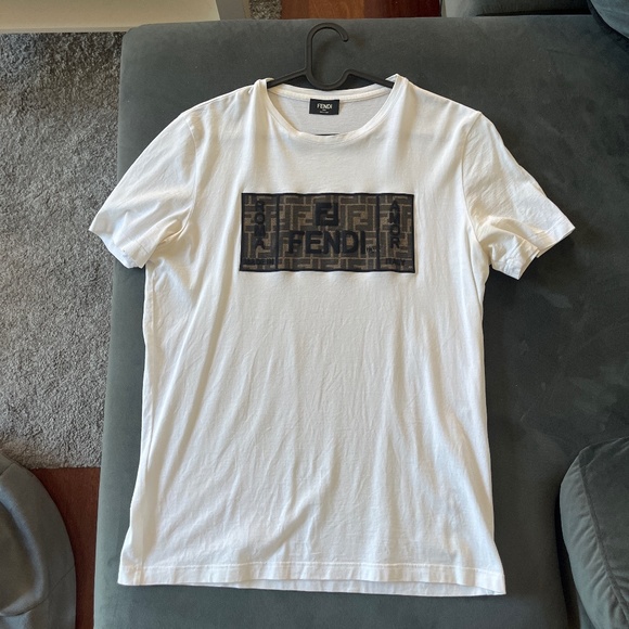 Fendi T-shirt - Picture 1 of 2
